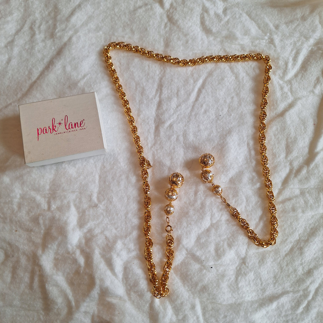 PARK LANE NECKLACE CAN JUST PULL OFF