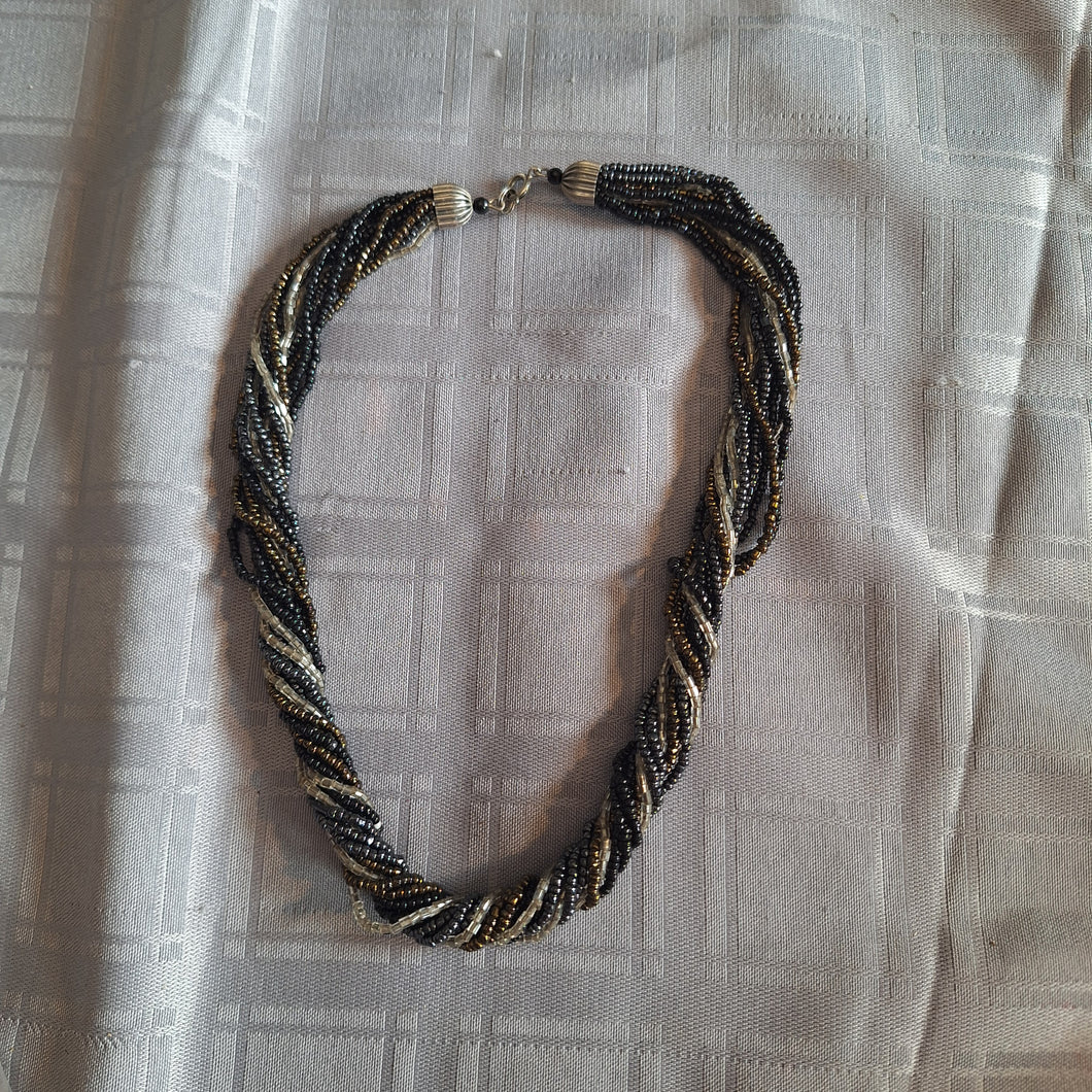 10 STRAND CHOKER BLACK SILVER GOLD DILVER CLASP