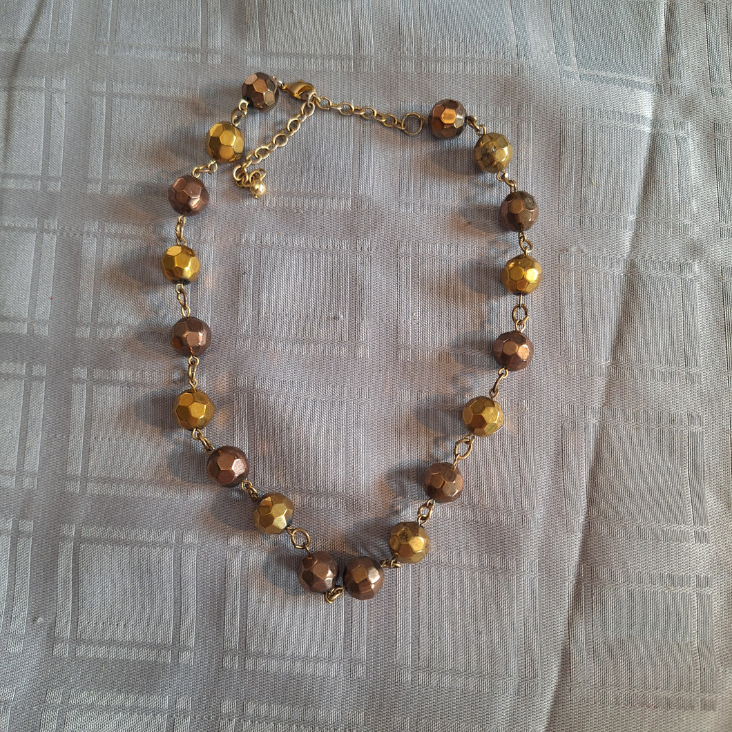 GOLD BROWN BEADED 19 NECKLACE