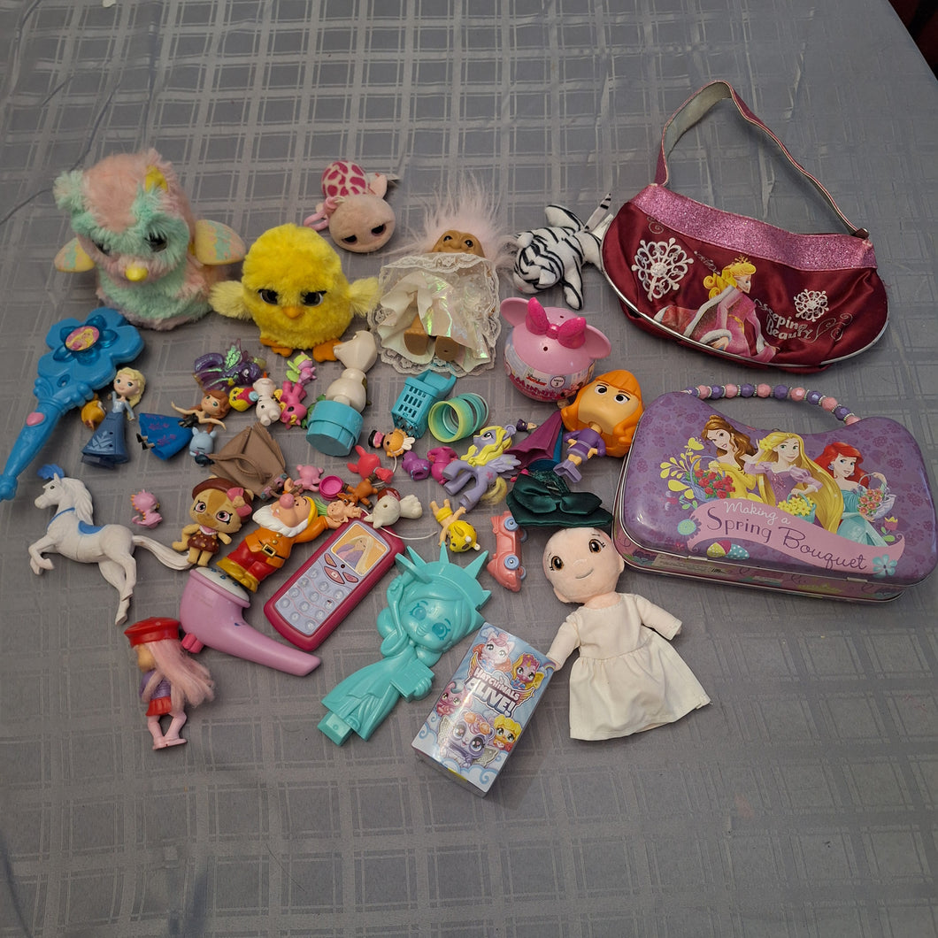 ASSORTED GIRL TOYS