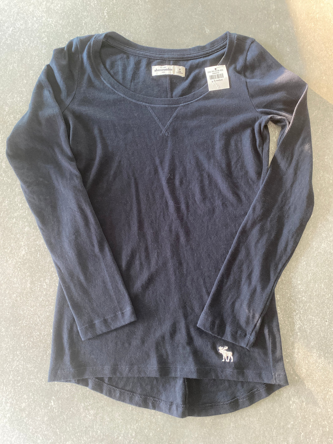 New Abercrombie LS shirt NWT navy - size Kids 12