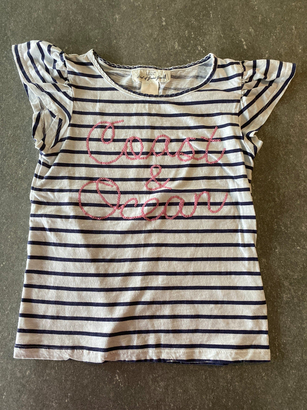 White/navy striped shirt Ruffle sleeve - size Kids 7