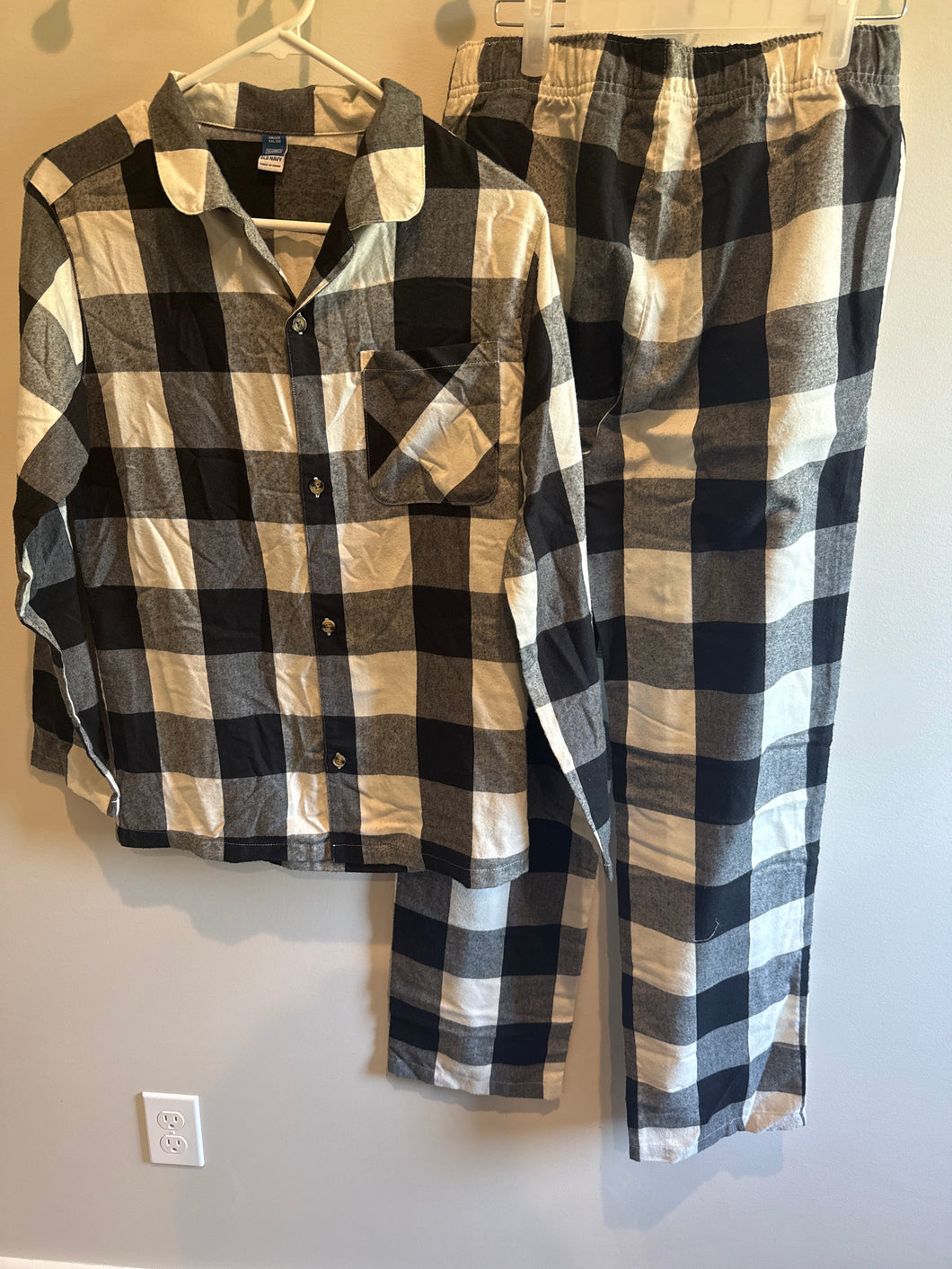 Black & White Flannel PJ Old Navy size youth xxl - size Mens S
