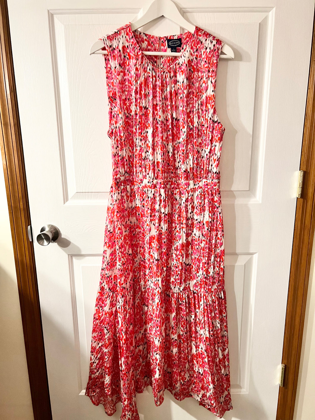 Red/Coral patterned maxi dress - size Women L (12)