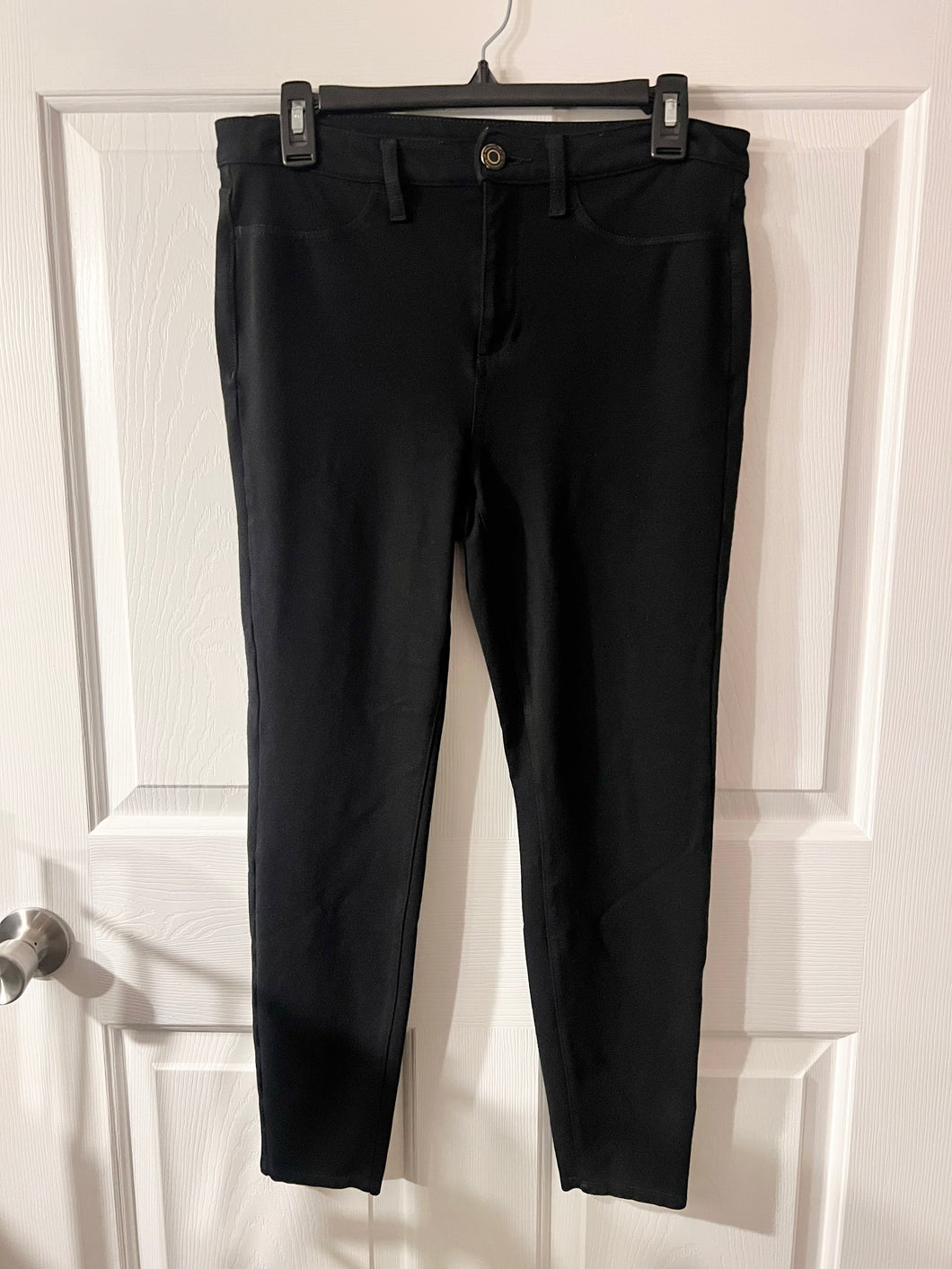 Lauren Conrad black jeggings - size Women M (8-10)