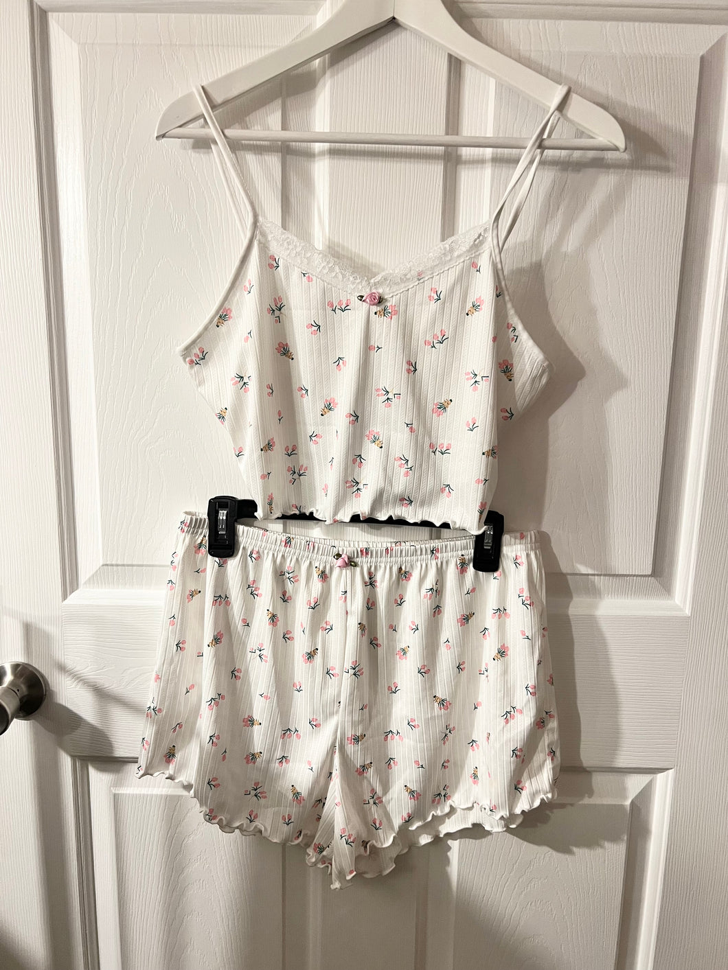 2pc white floral lace pajama set - size Women L (12)