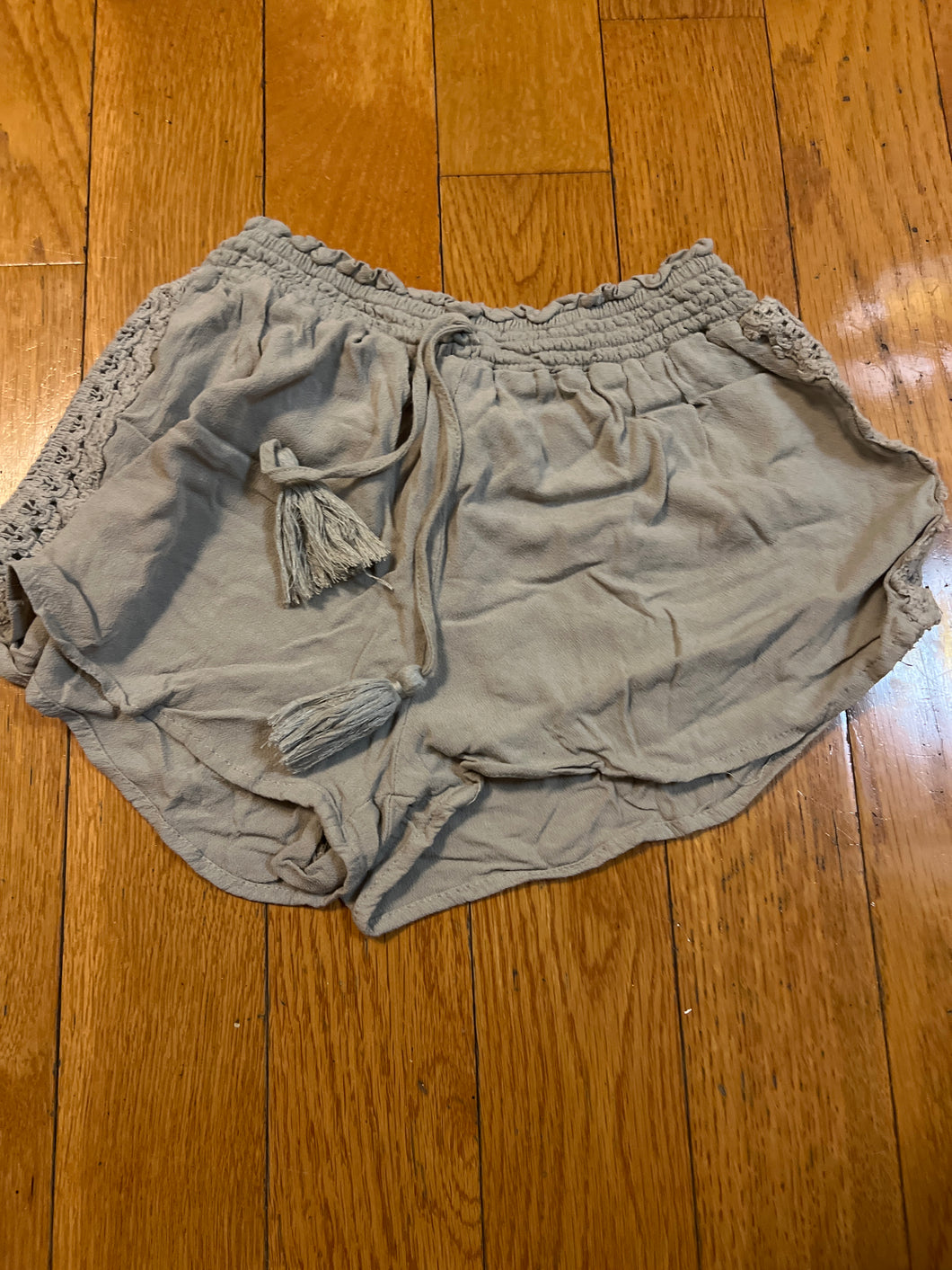 OCEAN DIVE SHORTS LIGHT GREEN - size Junior Girls M (7-9)