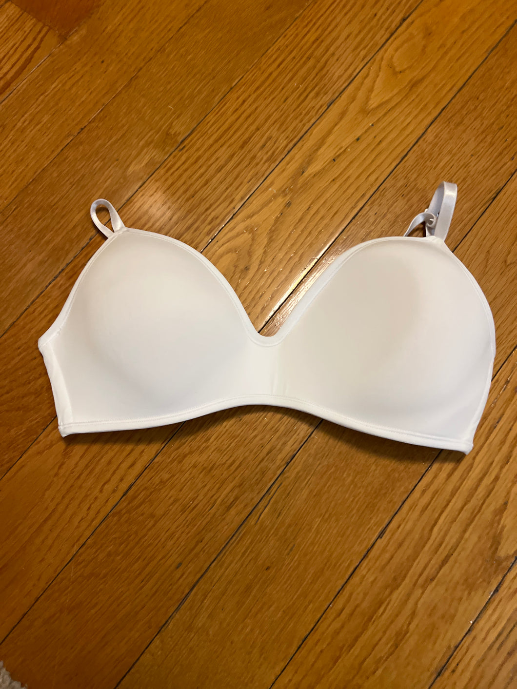 NEW-WHITE BRA SIZE 36B