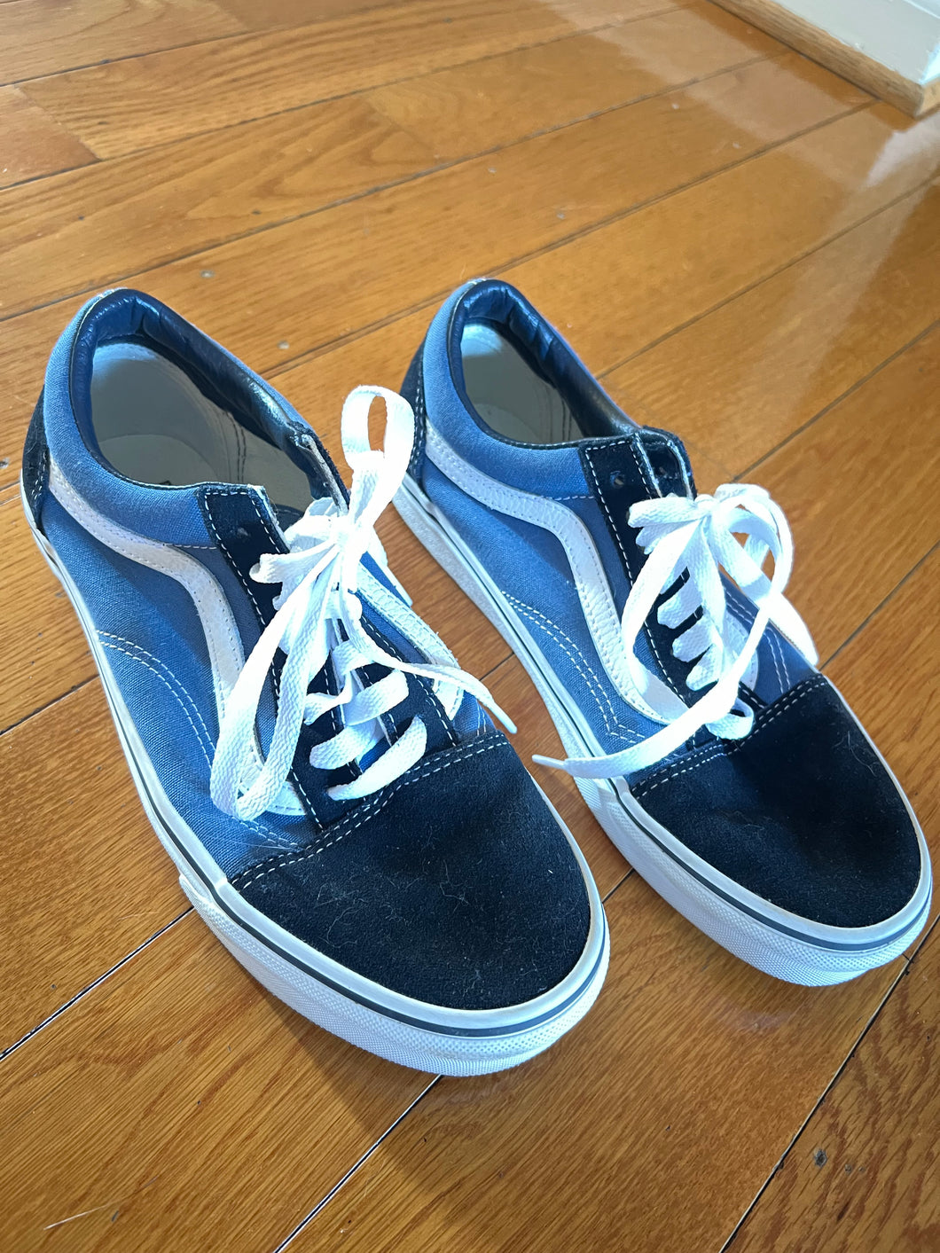 NEW-VANS LACE UP SNEAKER BLUE/WHITE SUEDE - size Shoes-teen 6.5