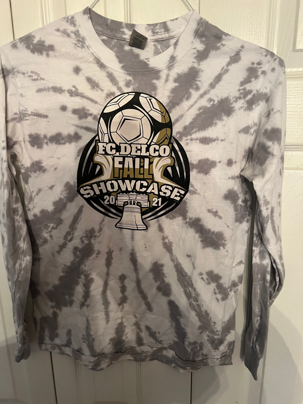FC DELCO FALL SHOWCASE TSHIRT GRAY/WHITE TYEDYE - size Junior Girls S (3-5)