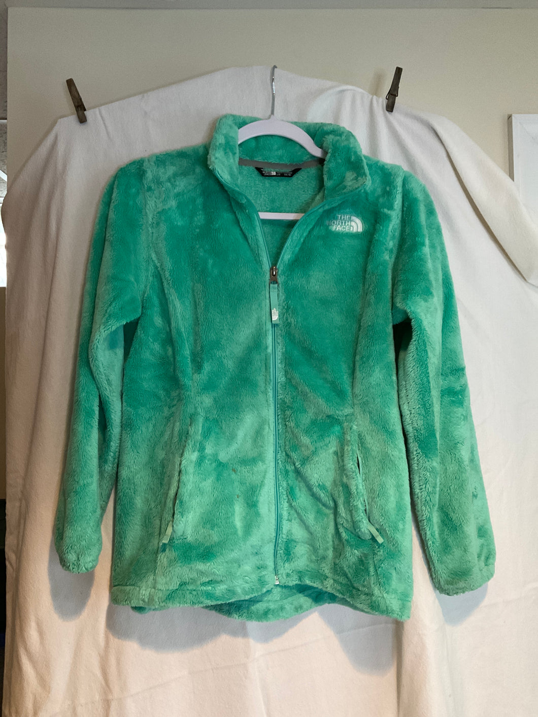 14/16 north face jacket small spots near pocket - size Kids 14