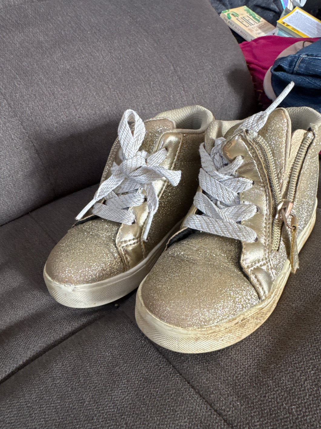 Gold high top - size Shoes-youth   11