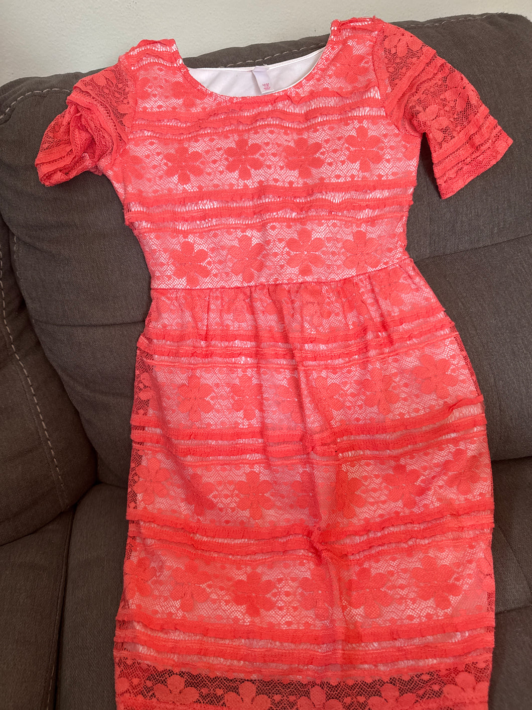 Peach lace dress - size Kids 7