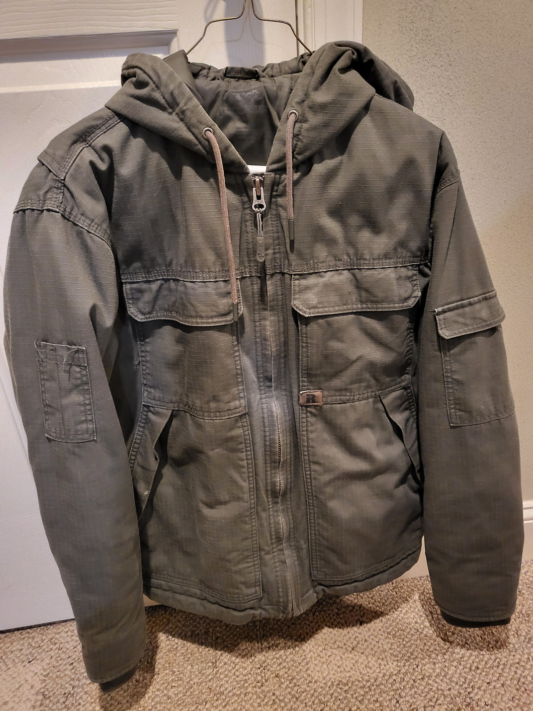 Olive Grn Wrangler Coat Hood, 6 pockets, lined - size Mens M