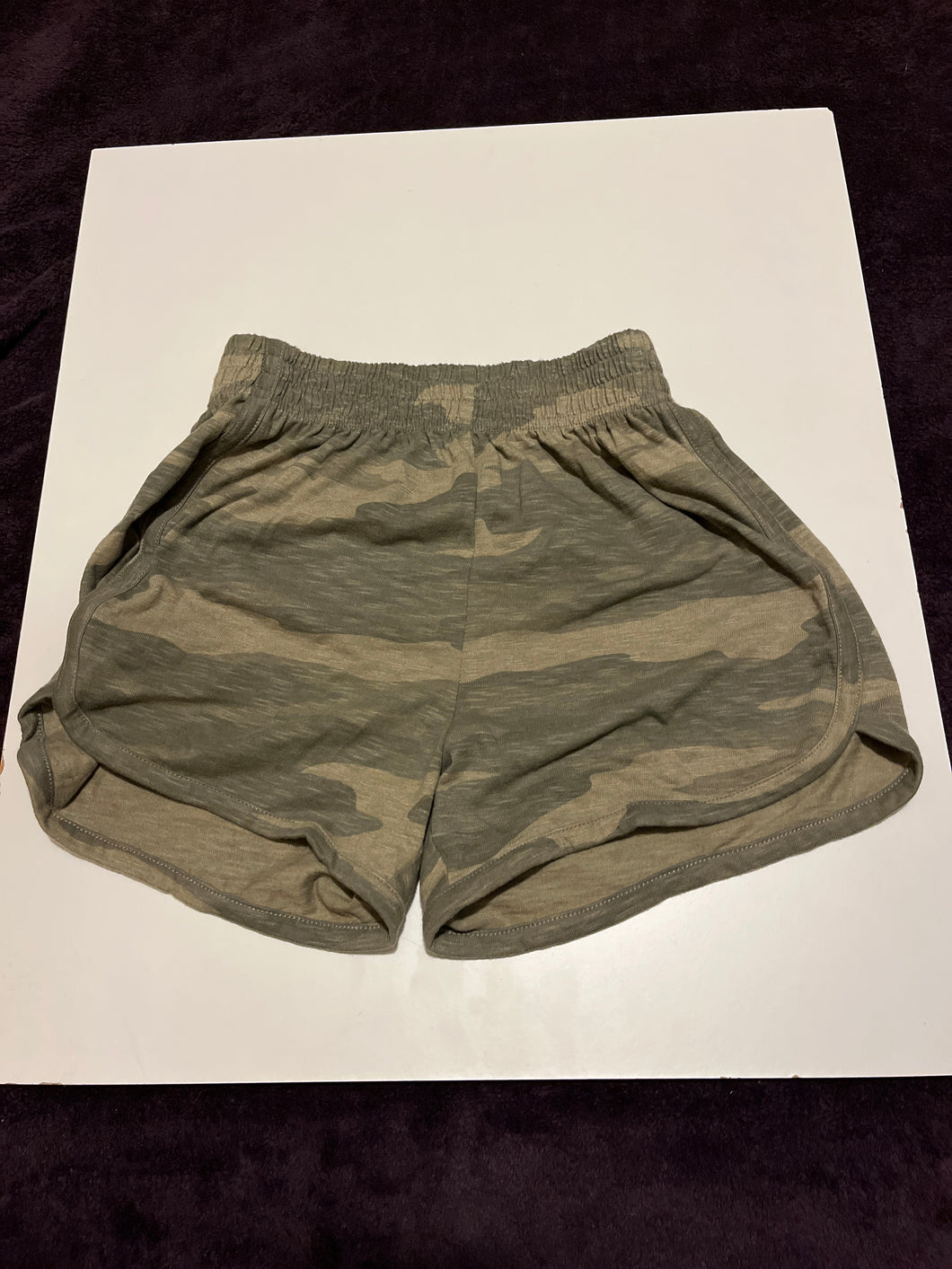 So shorts camo - size Junior Girls XS (0-1)