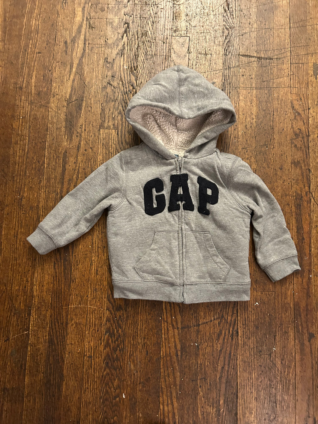 Gap logo fleece lined Zip up hoodie - size 12-18 Months