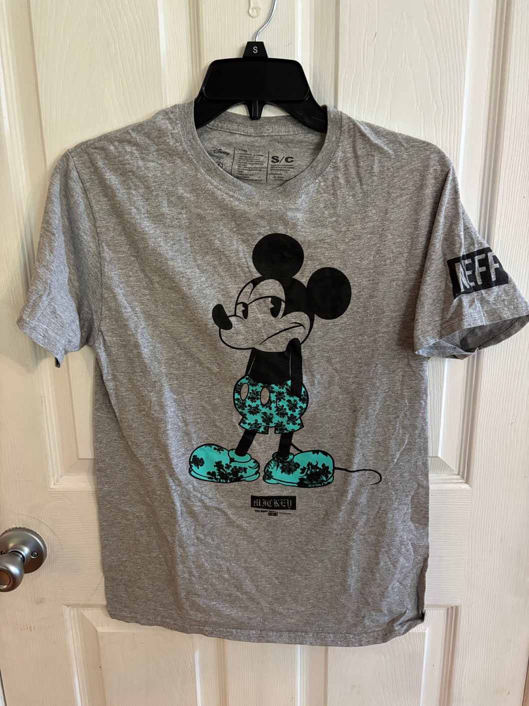 Disney-Neff Mickey tee Grey w Surf Mickey - size Mens S