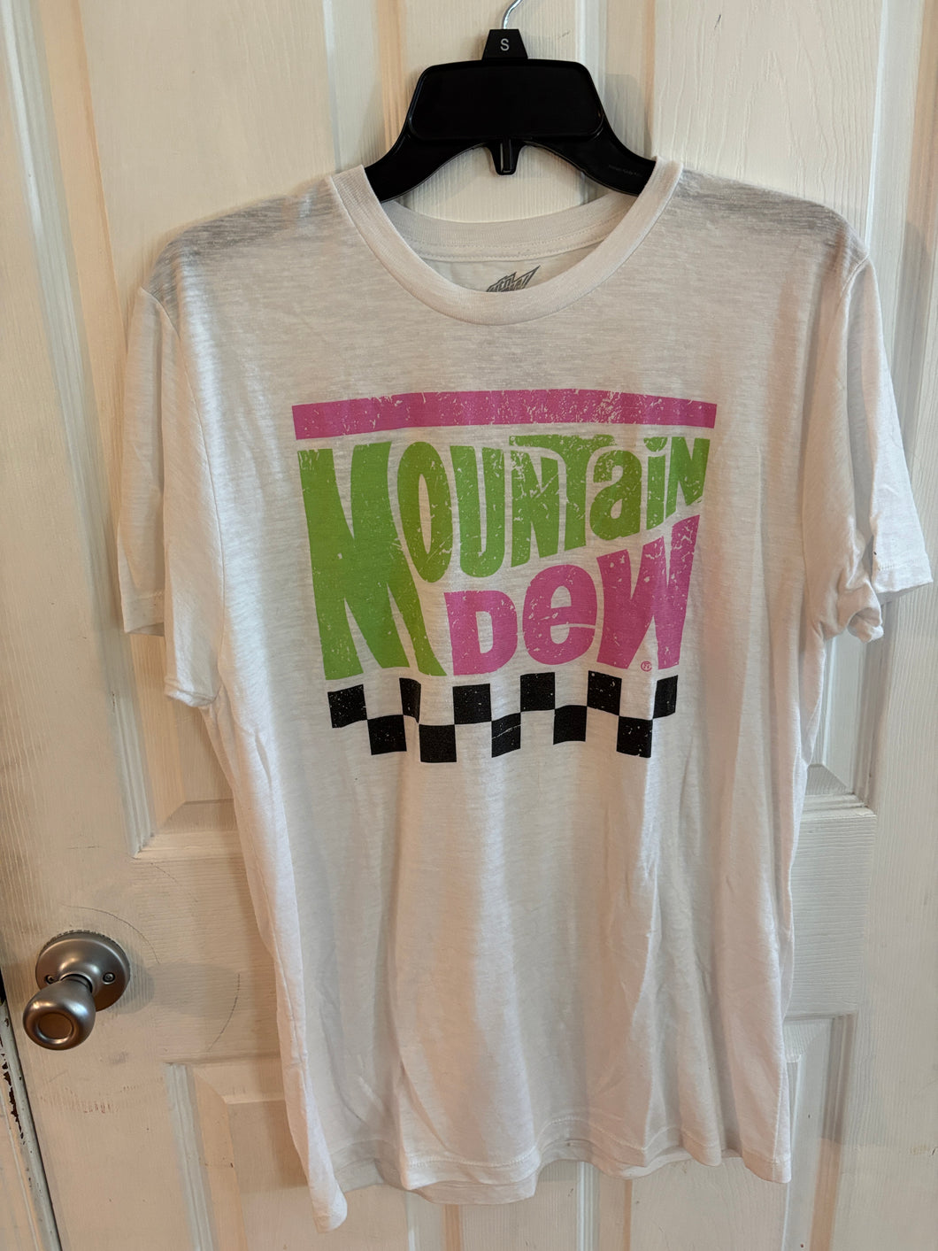 Mountain Dew Tee White thinner fabric - size Mens M