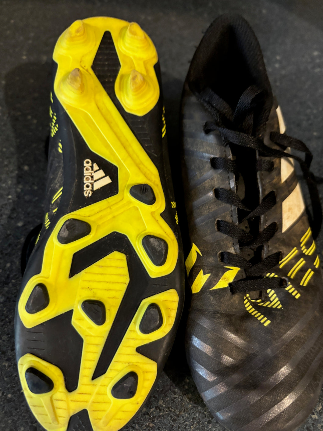 Adidas soccer cleats - size Shoes-youth  3.5