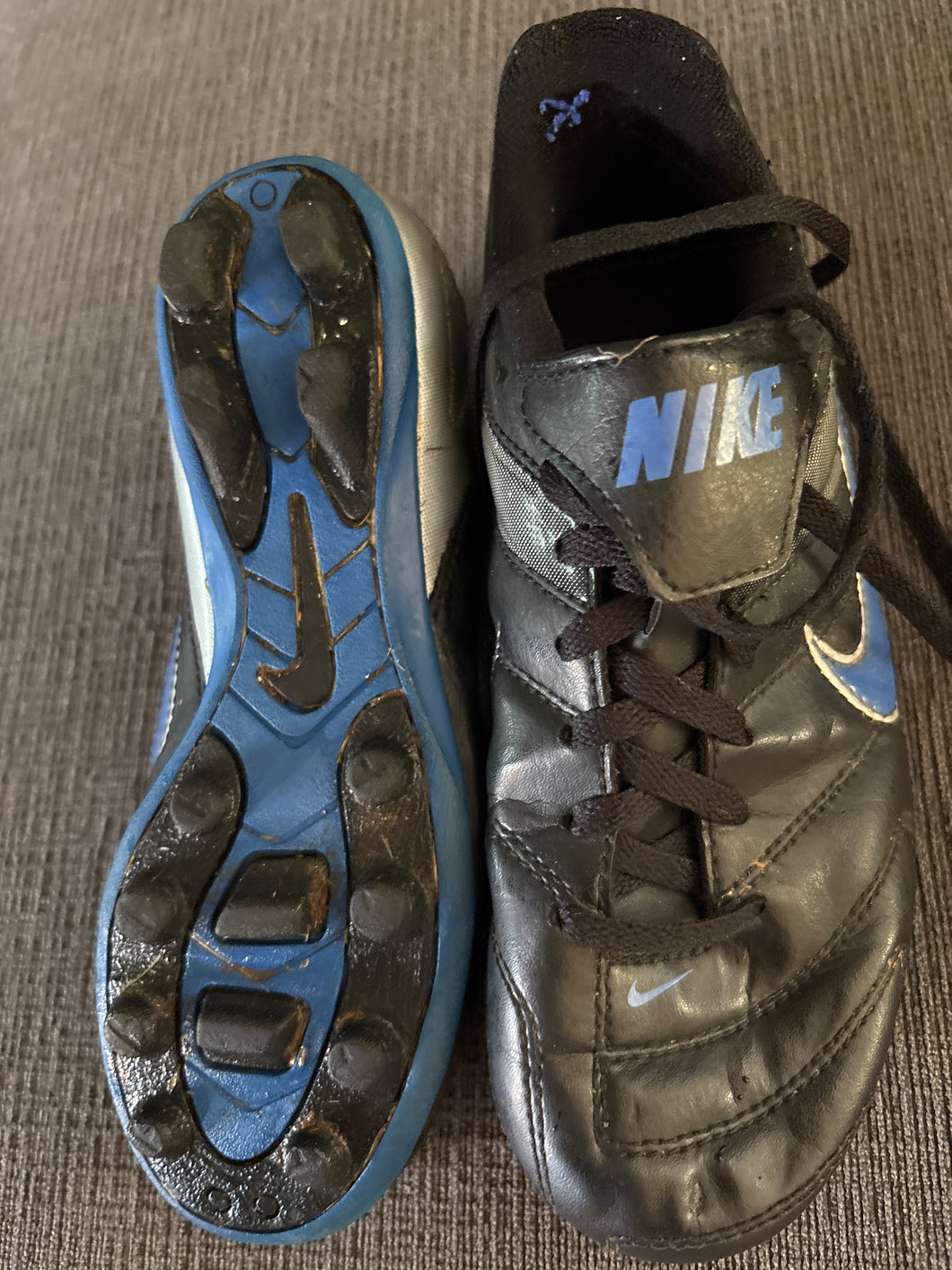 Nike baseball cleats - size Shoes-youth  1.5