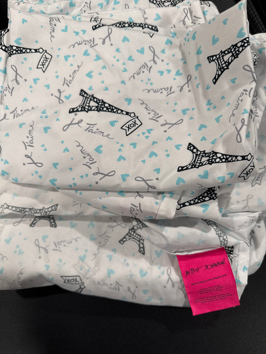 Betsey Johnson full set Paris sateen sheet set - size Full