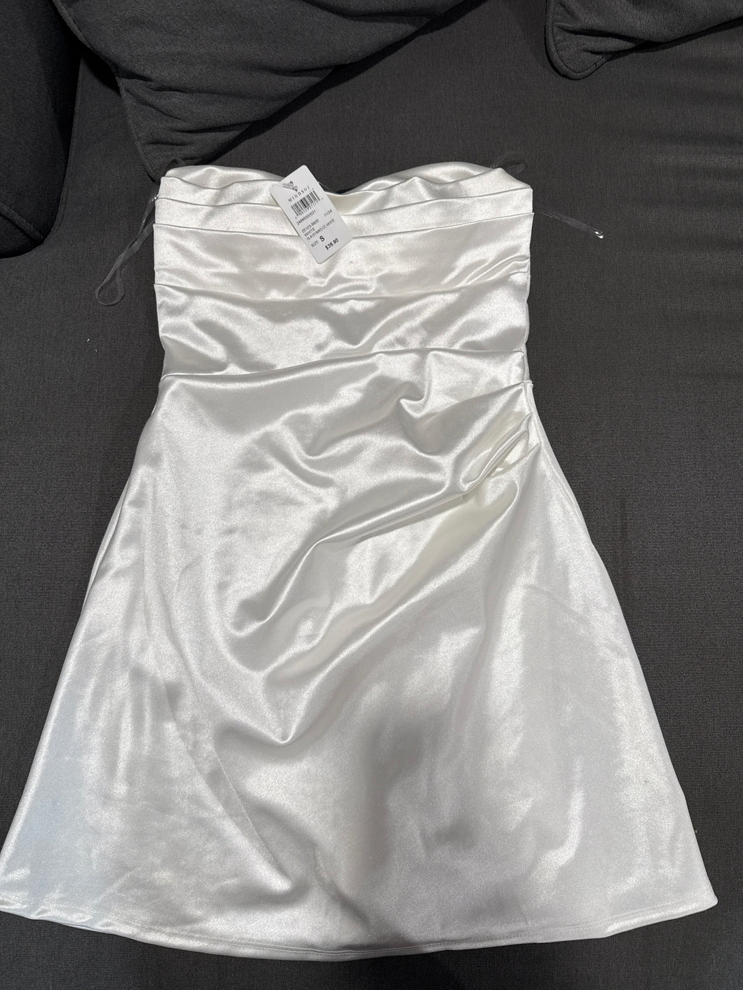 HOCO Windsor NEW White Satin ruched - size Junior Girls S (3-5)