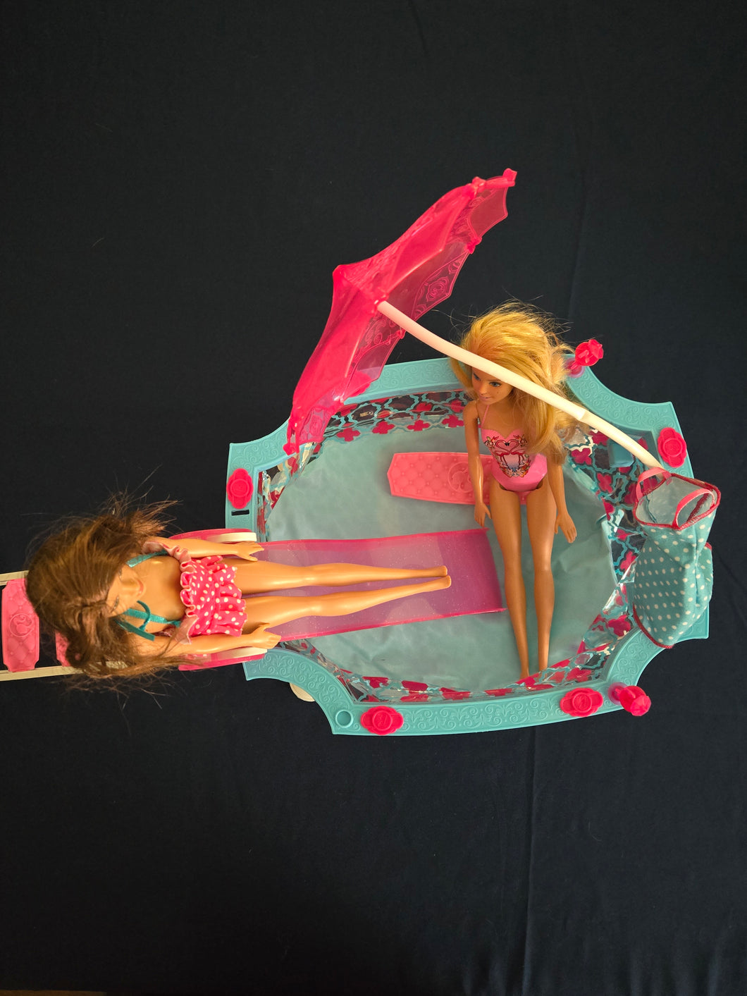 2 Barbies & Swimming Pool Set