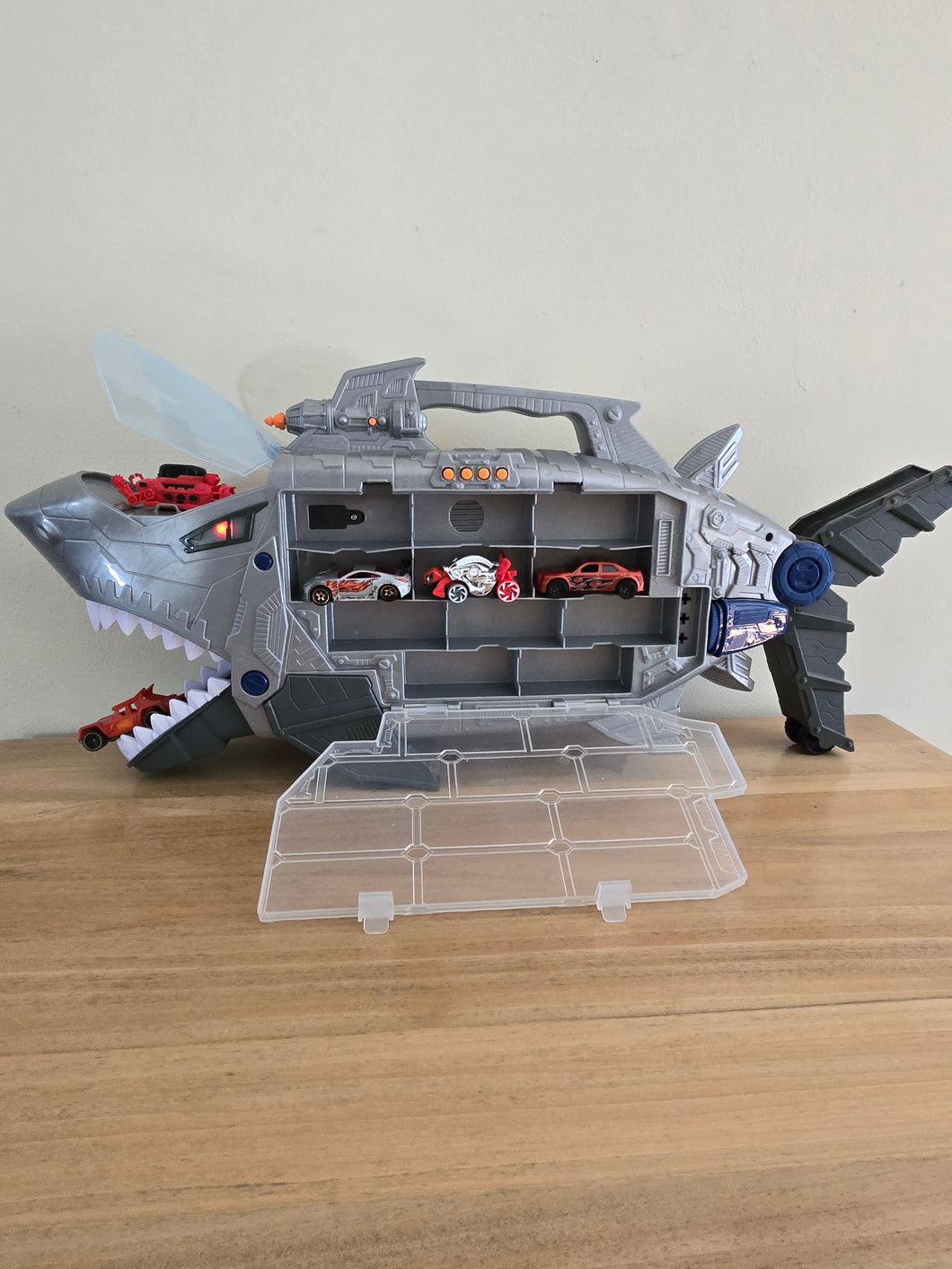 2X Sided Shark Carrier W/ SFX 4 Hotwheels +