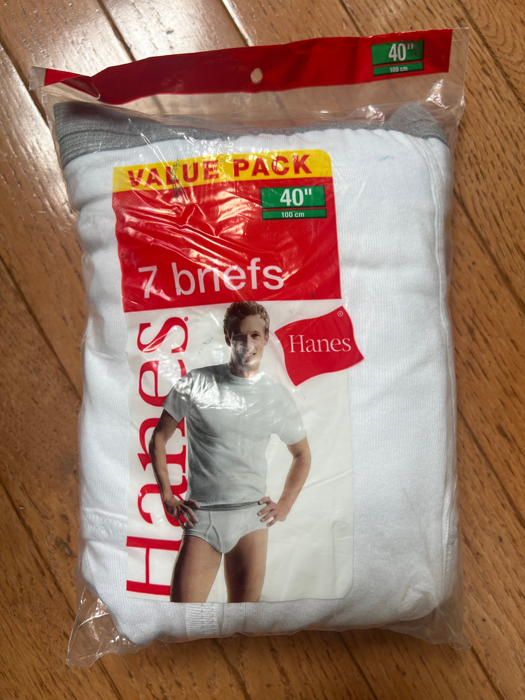 New 7 pk briefs Hanes Sz 40