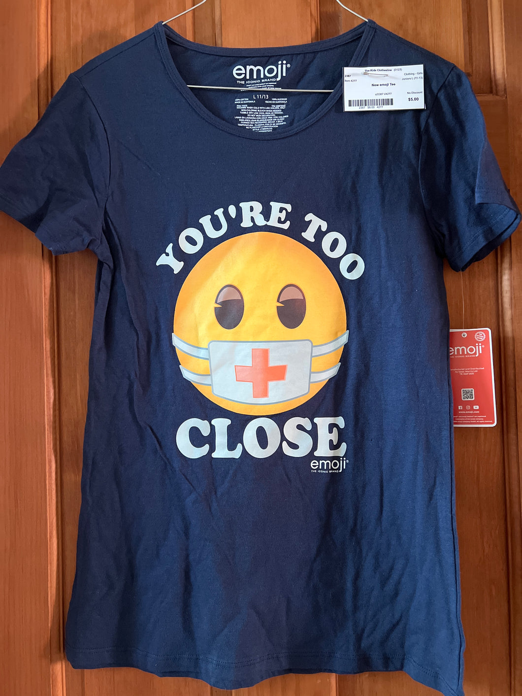 New emoji Tee - size Junior Girls L (11-13)