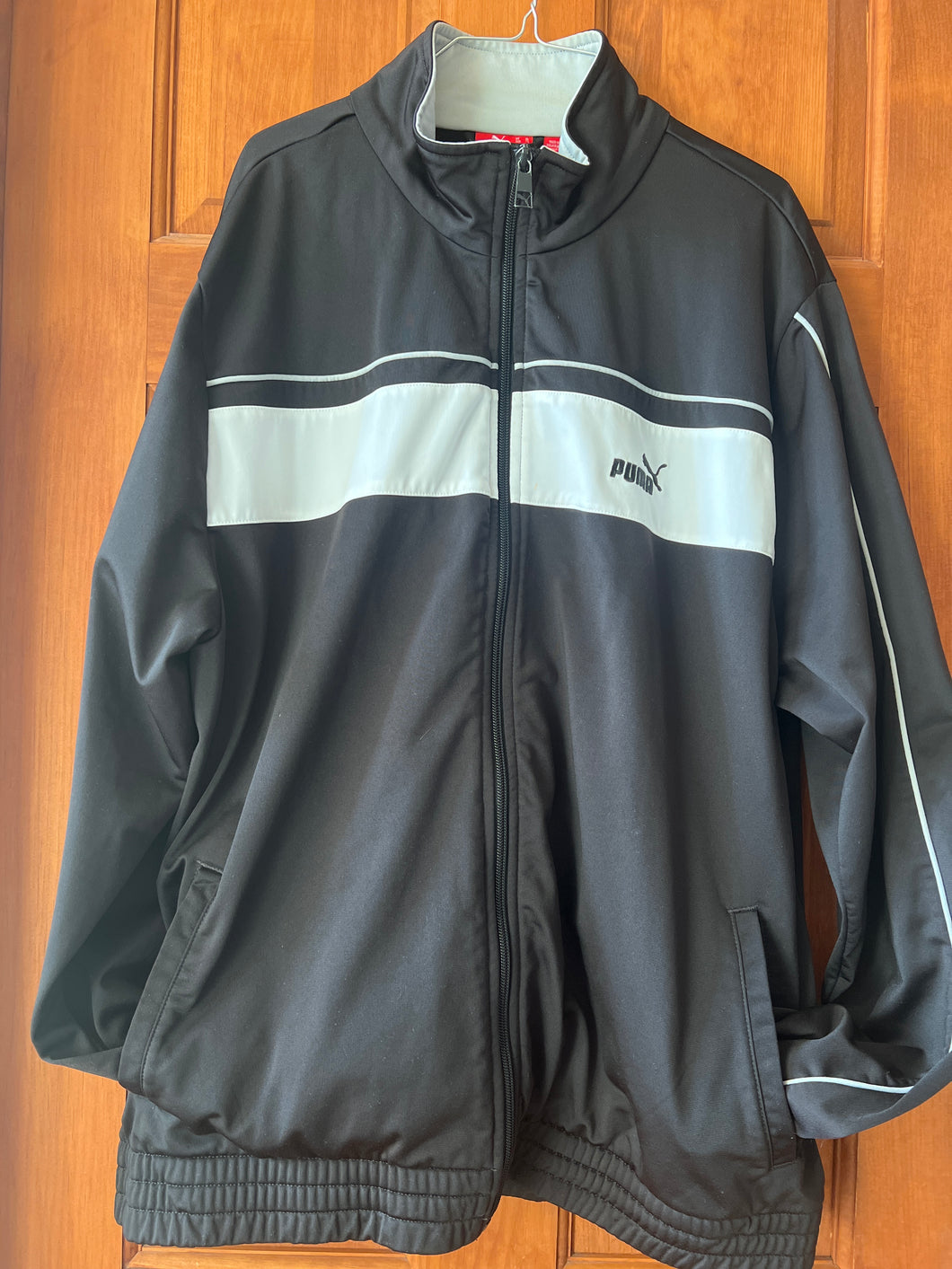 Black/ white jacket Puma - size Mens XL
