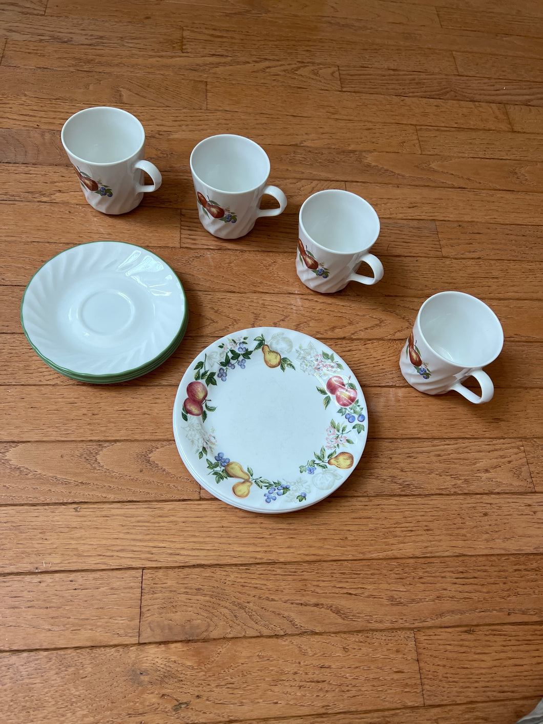 12pc Corelle set 4 Cups, Sm Plate's, Sauc