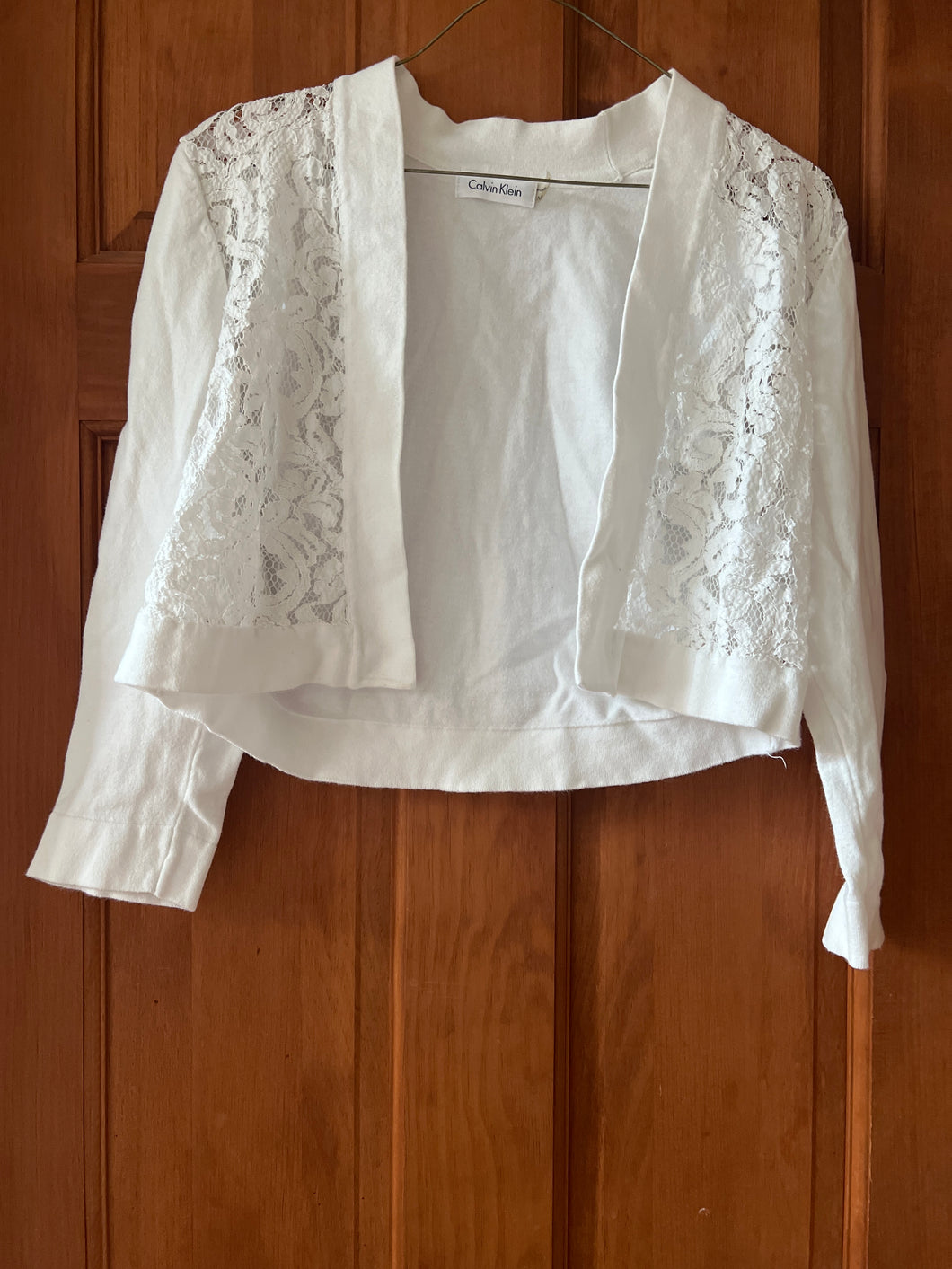 White Shrug Calvin Klein - size Junior Girls M (7-9)