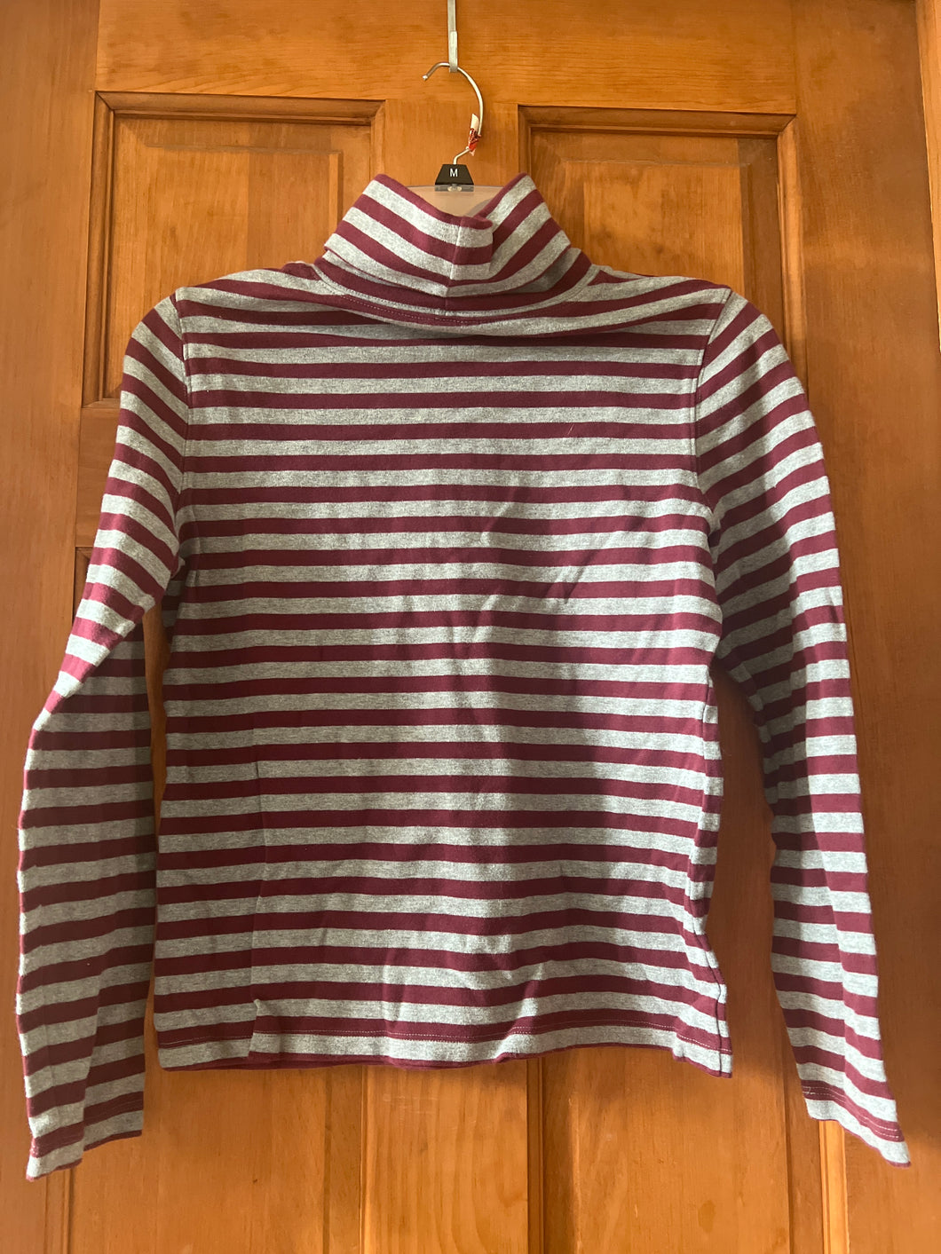 Maroon/ Grey Ls shirt Liz Claiborne - size Women S (4-6)