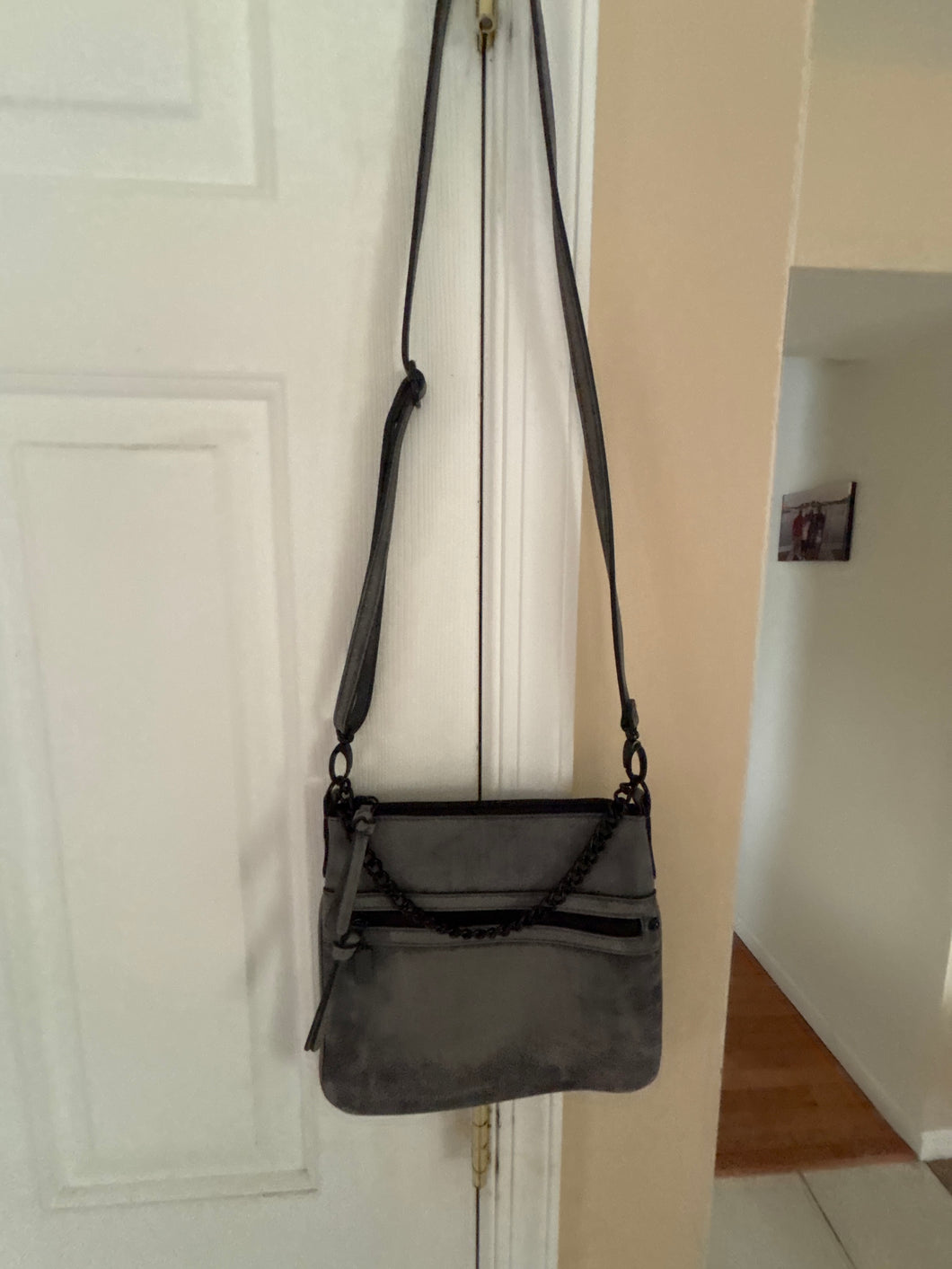 Kenneth Cole Reaction Gray purse w/inside