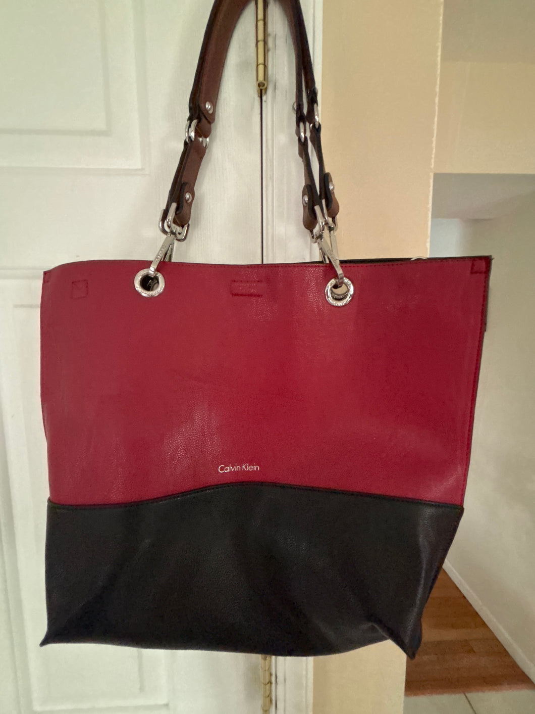 Calvin Klein red/black Purse