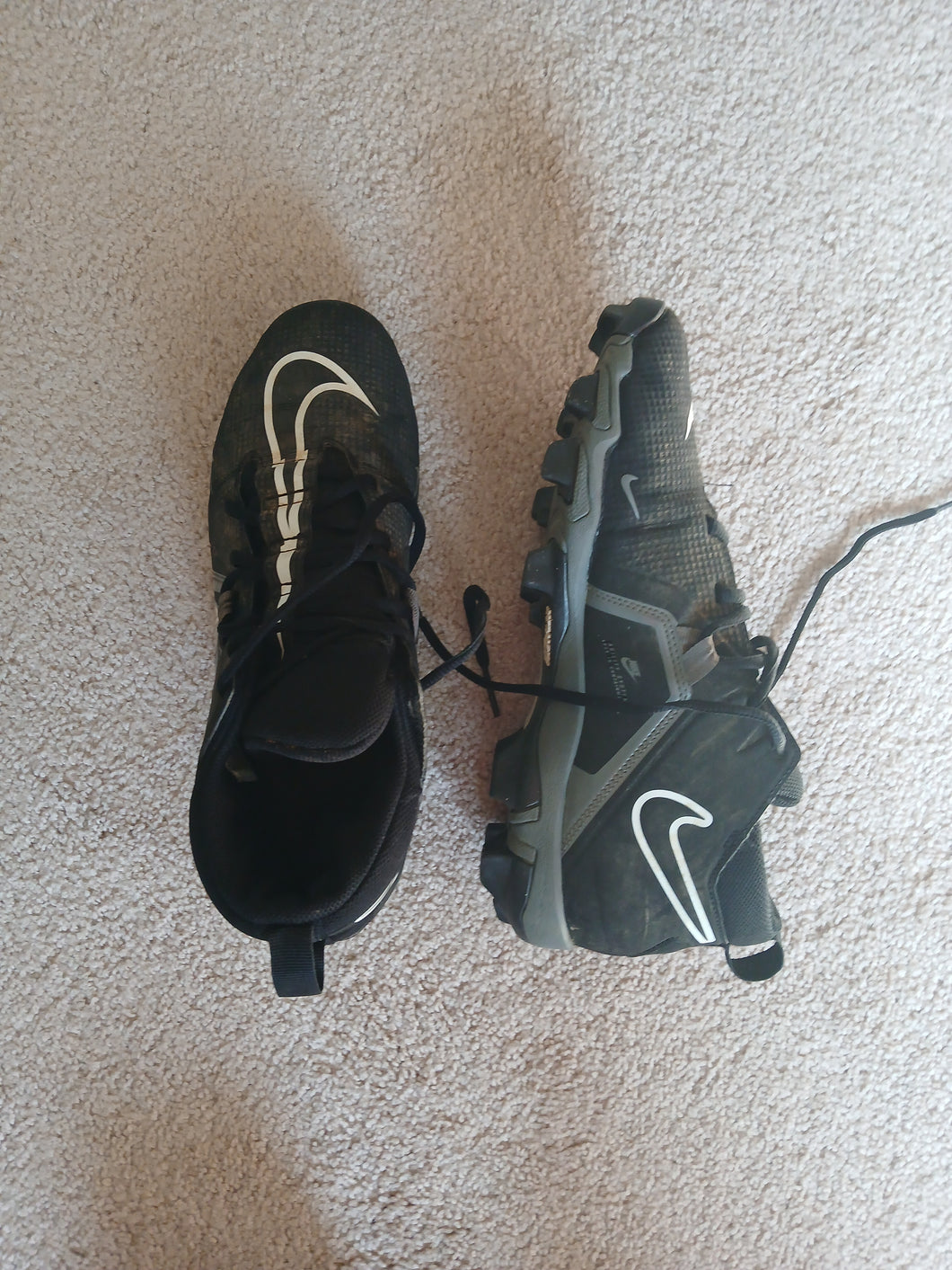 Nike Alpha Cleats Worn one Season - size Shoes-Men 9.5