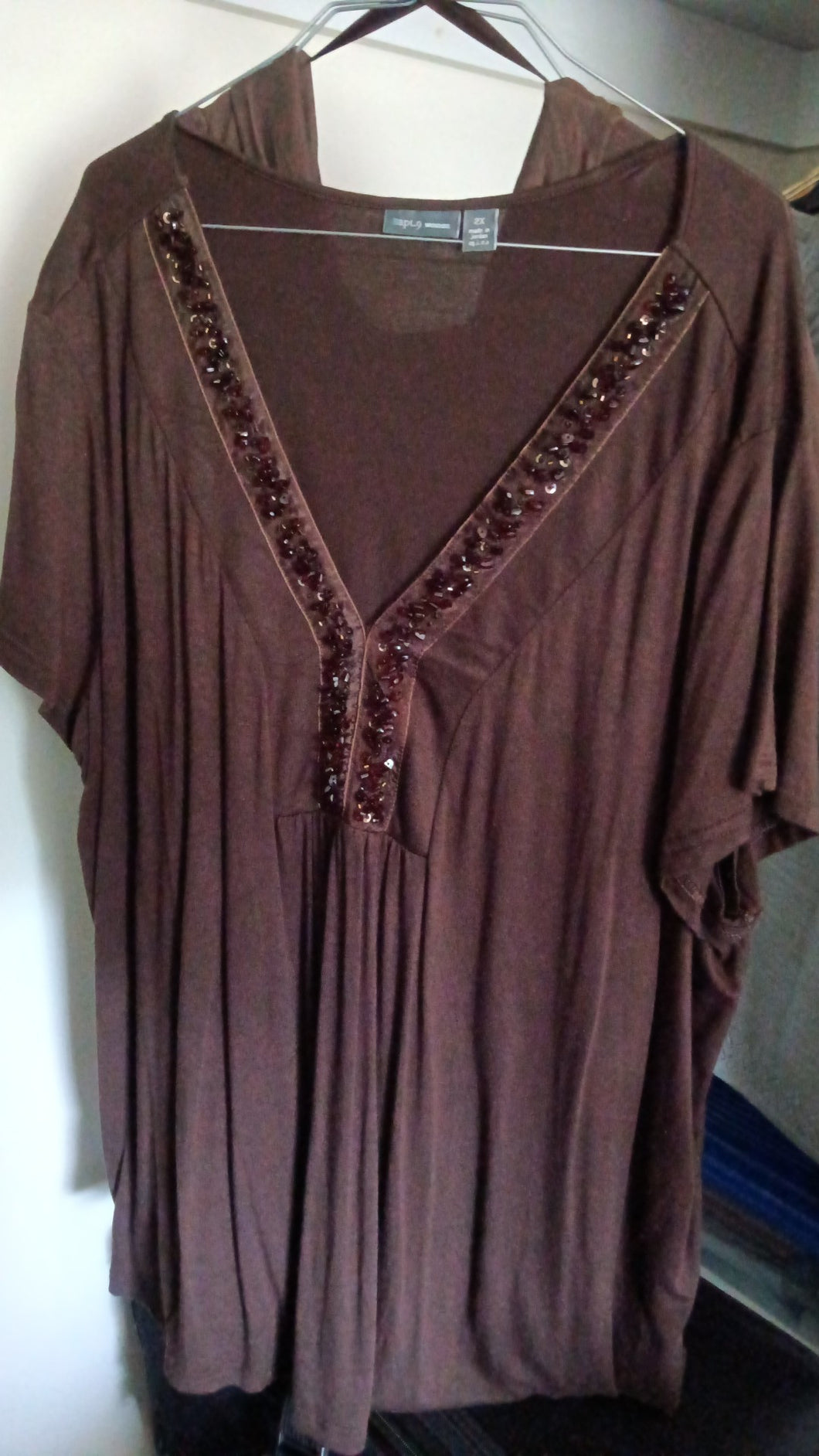 Apt 9 Size 2x Brown Sparkle VNeck Shir - size Women XXL (20-22)