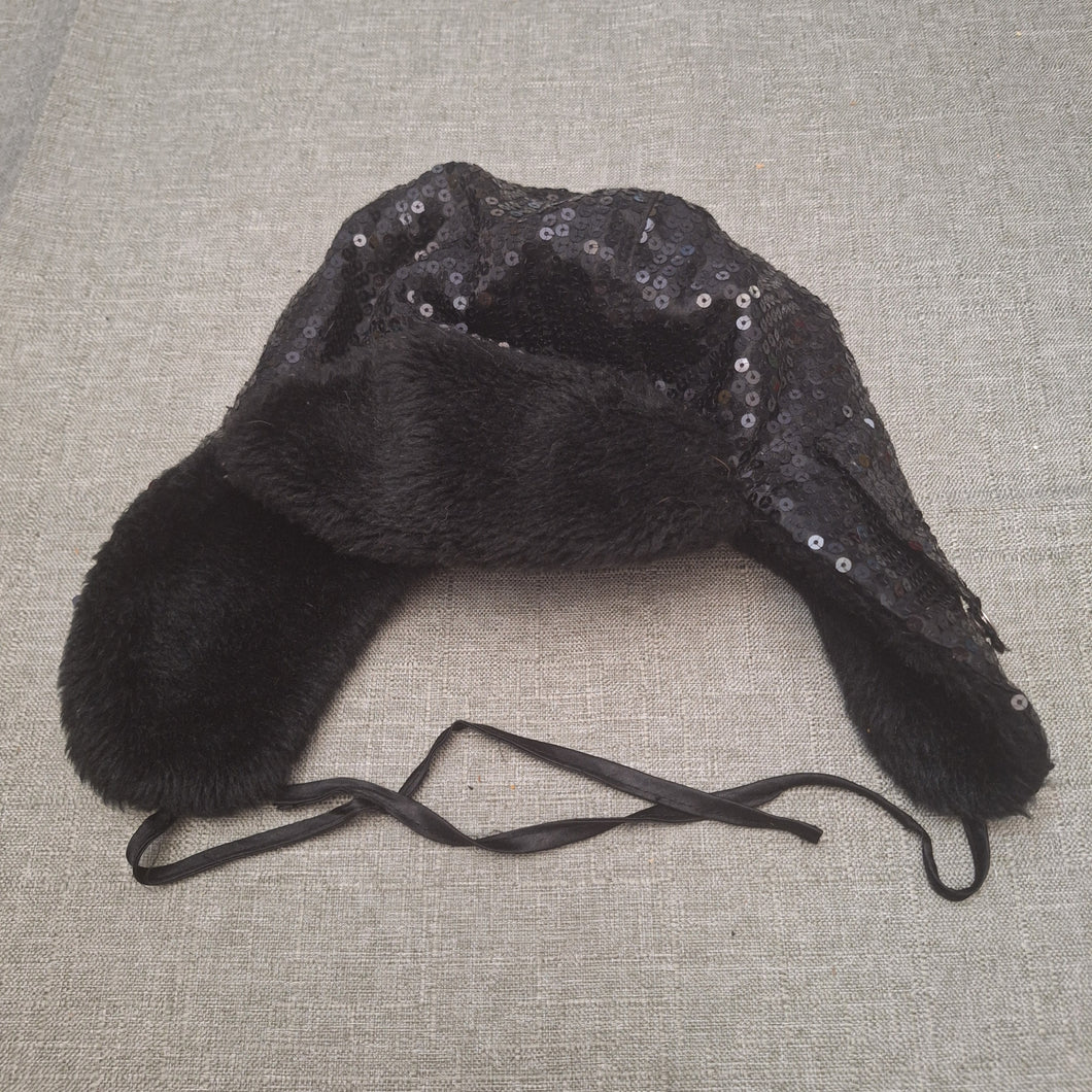 BLACK WINTER HAT ONE SIZ WITH SEQUINS & TIE 8-16