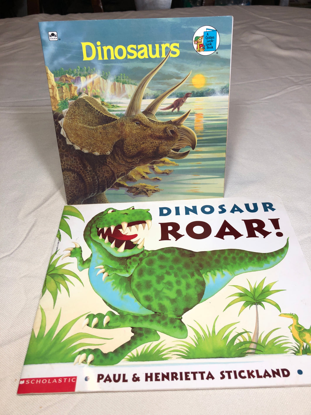 Dinosaurs 2pk Dinosaur Roar