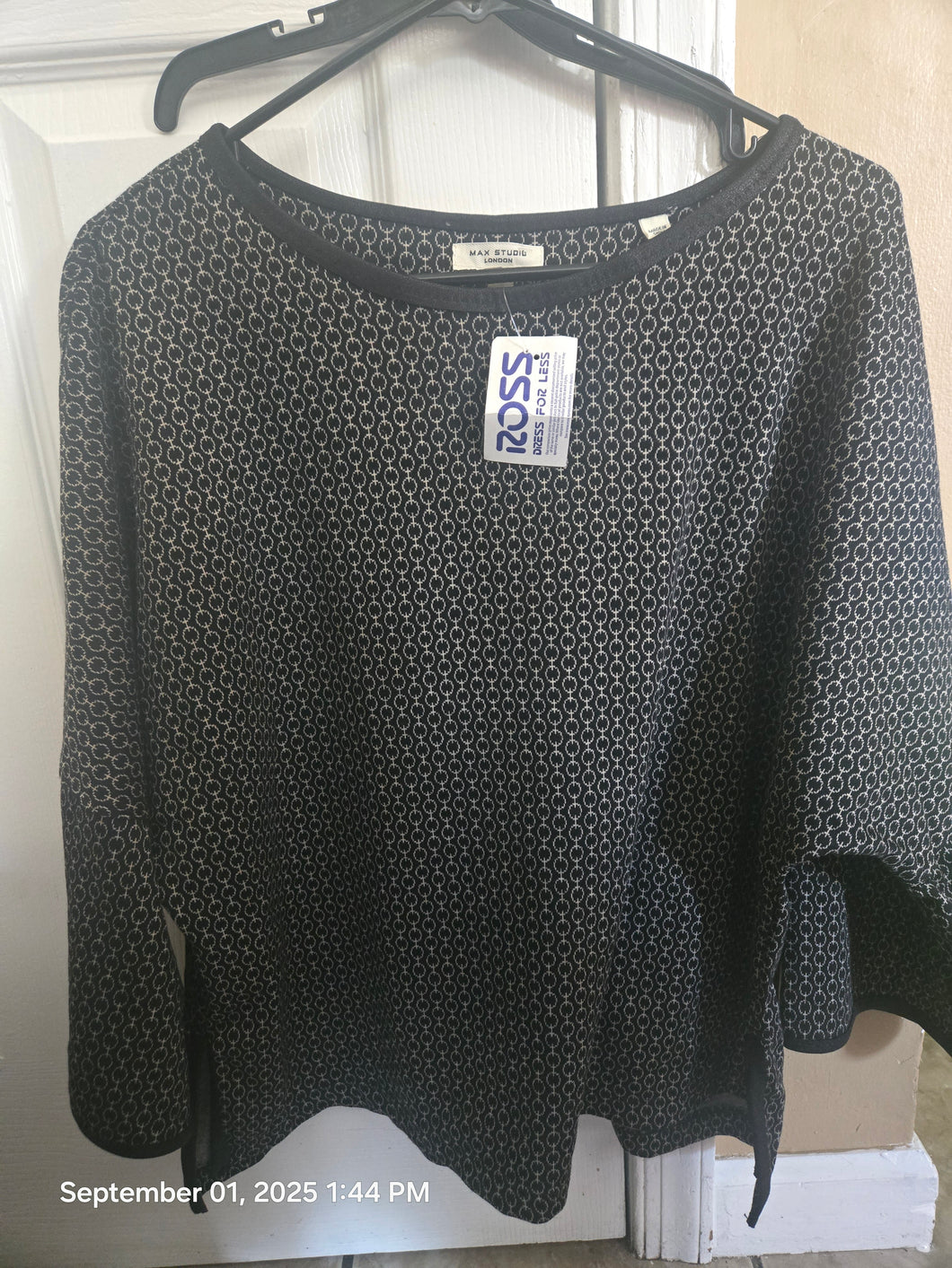 Max Studio London NWT LG Black Sweater Winter Top - size Women L (12)