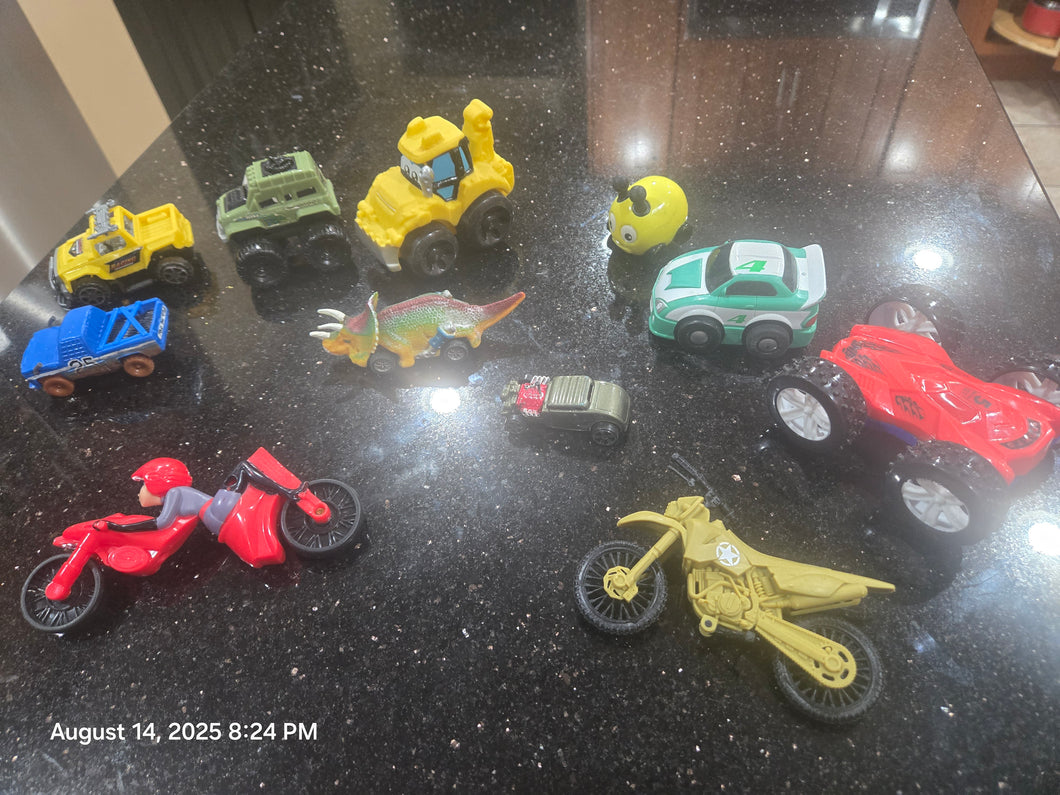 GT Racing Incredibles 11 Pc Dinosaur Cars Trucks