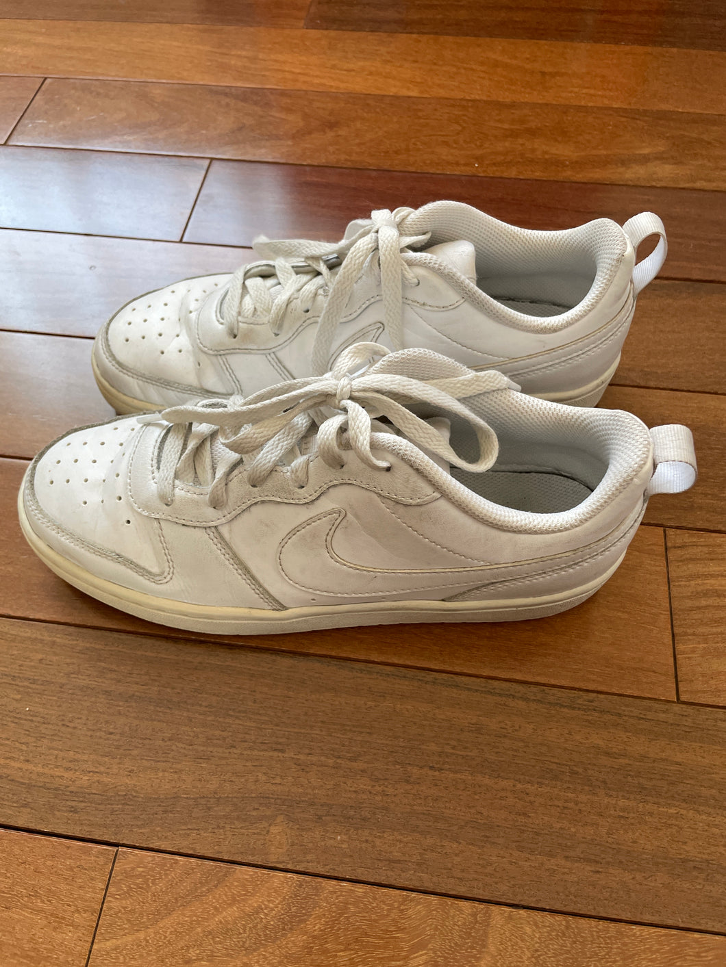Nike White Court Sneaker Youth 6.5 - size Shoes-teen 6.5