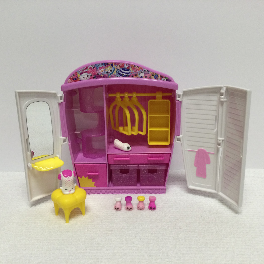 Moose Toys Shopkins Wardrobe Fashion PlaySet