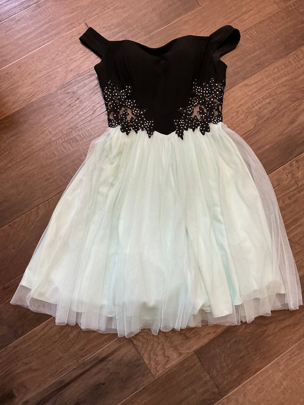 Black & Mint Off Shoulder Formal Dres - size Junior Girls S (3-5)