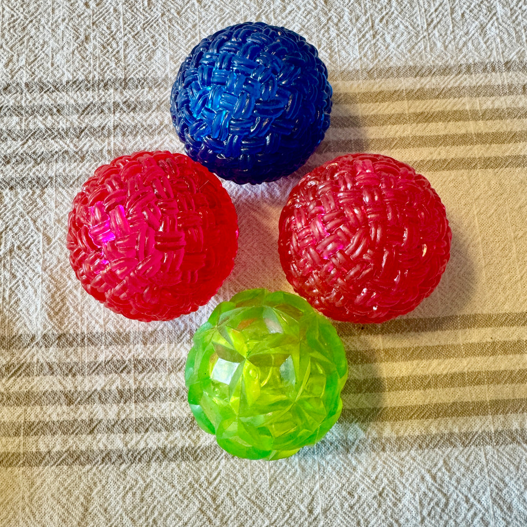 Set of 4 light up balls The bounce high