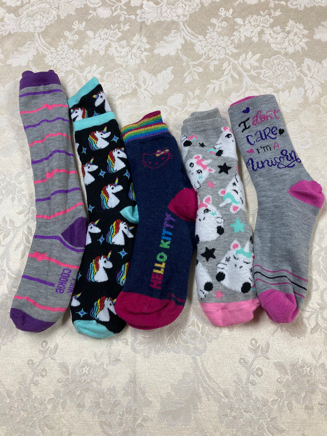LOT- 5 pair socks Various Characters