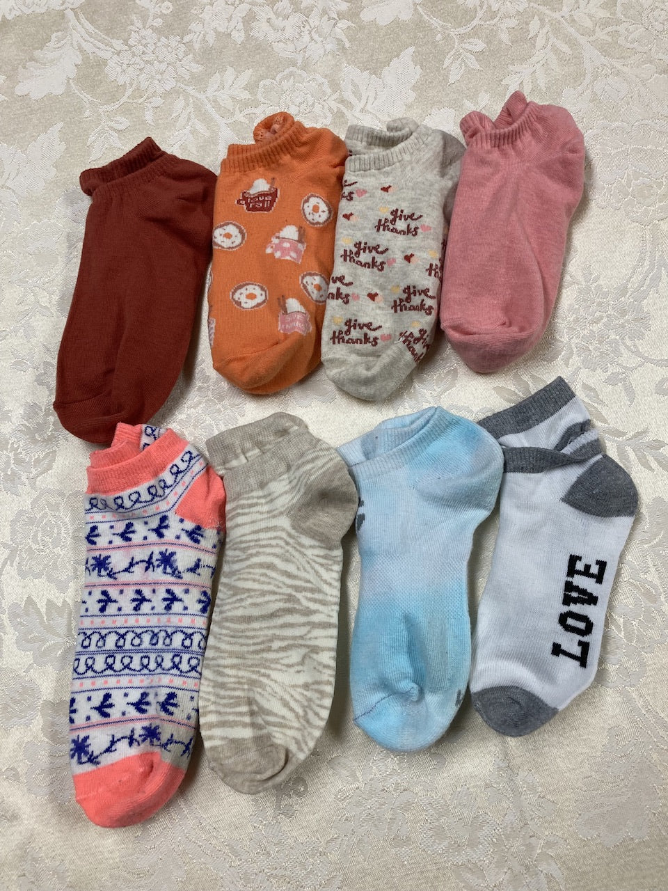 LOT- 8 pair ankle socks Old Navy & Gymboree