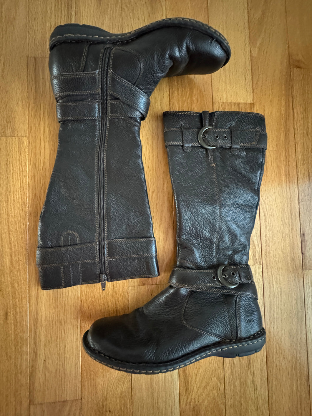 Born Boots Brown Leather Buckles & Stitching - size Shoes-Womens 9