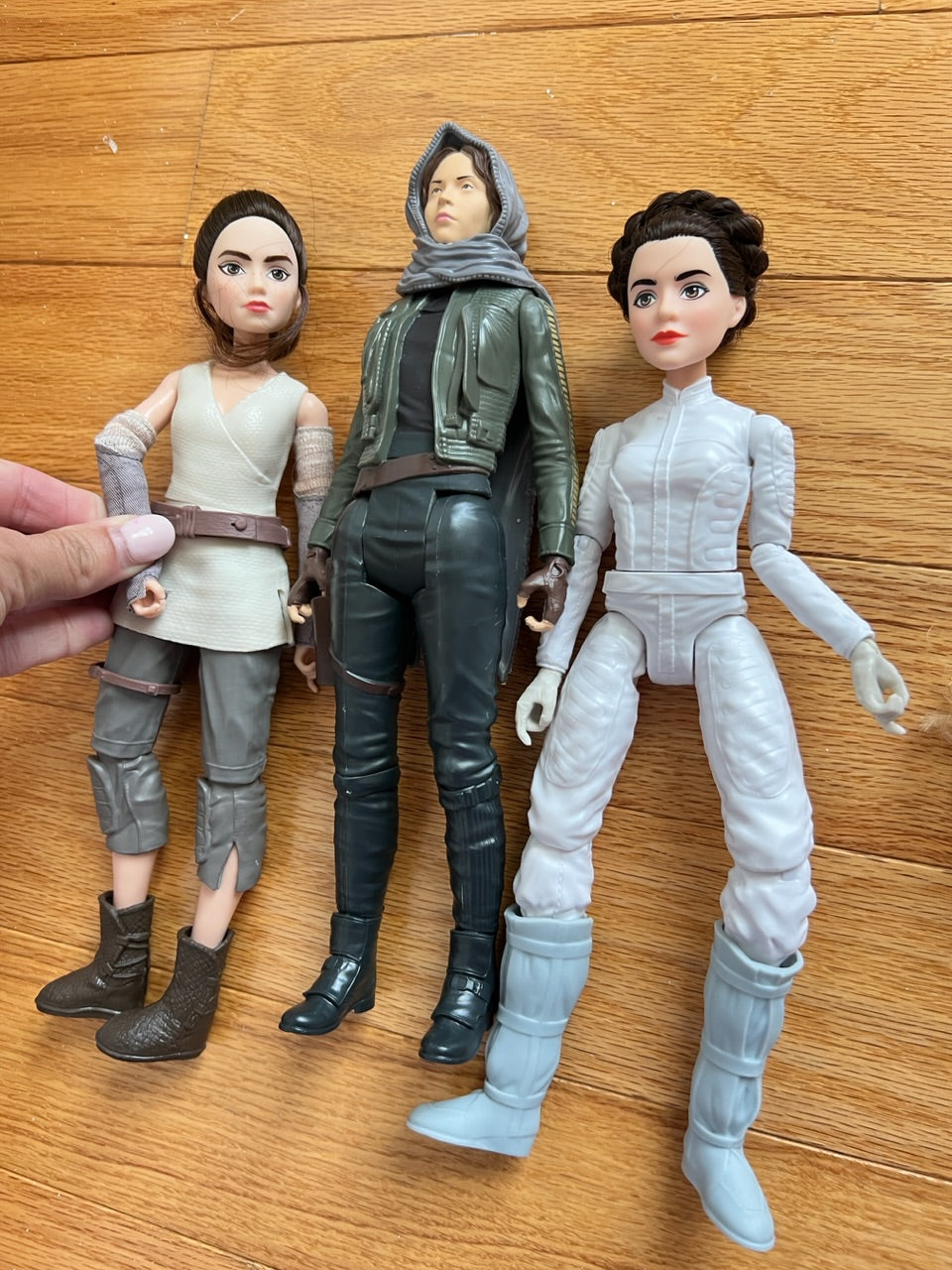 LOT- Star Wars Dolls (3) Princess Leia & Ray